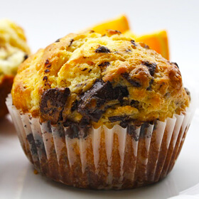 Appelsinmuffins med mørk chokolade