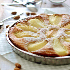 Lun eller kold pærekage med hakket chokolade